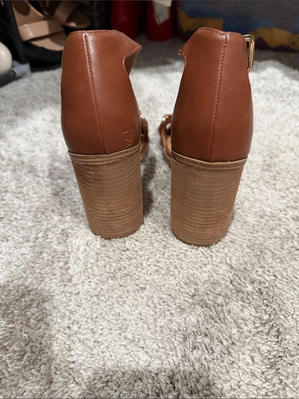 Steve Madden Tan Leather Block Heel Sandals with Gold Chain